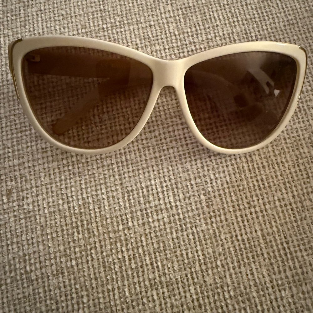 Cream Cat-Eye Sunglasses with Large Tinted Lenses